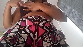 ohh my pussy itches bad gotta finger it deep n cum hard