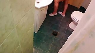 Why is my stepmom the hottest housewife squirter?