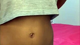 Colombian Big Ass Babe Plays Opens Tight Hole Wide