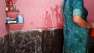 nangi wife spreads clean pussy and big boobs in bathroom