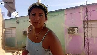 mi vecino, quieres ver como meneo mi culo grande en vestido corto?