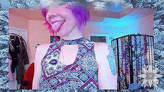 hey cute milf fingers pussy licks vibrator in horny camshow preview