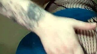 Watch my curvy fat ass shake spreading big pussy lips twerking booty!!