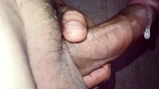 chico moja su polla lisa y caliente como a ti te gusta