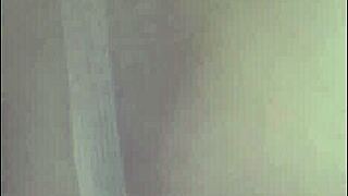 me quedo en casa de doña mary y la cojo doggystyle en la noche