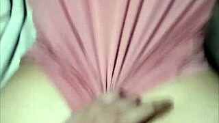 me quedo en casa de doña mary y la cojo doggystyle en la noche