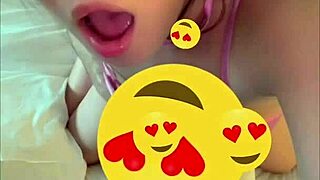 Asian booty's intriguing face ride