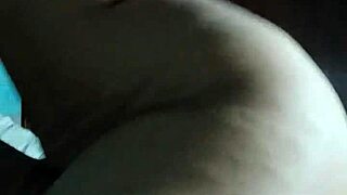 Esposo flagra via câmeras, mas ela adora pular na polla grossa do melhor amigo com creampie e facial