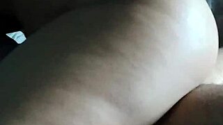 Esposo flagra via câmeras, mas ela adora pular na polla grossa do melhor amigo com creampie e facial