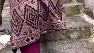 patricinha with pink pussy and small waist climbs hill desperate for street sex