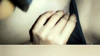 caliente peruana en la calle se toca sola en carro de novio pero lo deja con ganas de cogersela al máximo