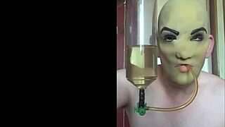 Bisexual masked piss lover begs please swallow your hot piss