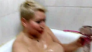 hey check my mature bathroom bitch aimee paradise shower fun turning slutty 😜💦