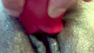 milf candy cumsalot rose vibes her juicy clit to dripping squirt