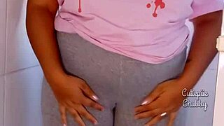 BBW Ebony Soaks Leggings in Hot Pee