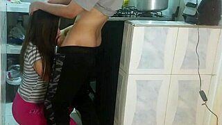 suéltala mientras mi amigo folla a mi esposa mexicana enorme en doggystyle y cowgirl con su polla gigante