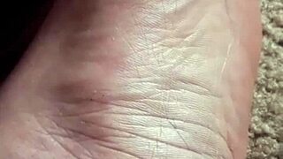 dawnskye1962 shrinks him tiny into foot creases fetish