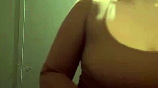 Crazy 18yo Bbw Fingers Pussy Squirts in Public Gym Webcam