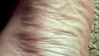 dawnskye1962 shrinks him tiny into foot creases fetish