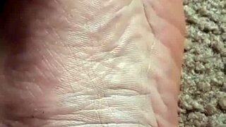 dawnskye1962 shrinks him tiny into foot creases fetish