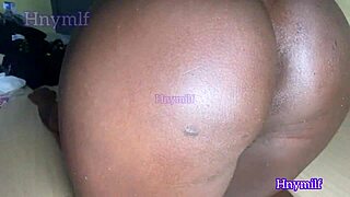 black milf's bedroom workout shakes her big booty hard