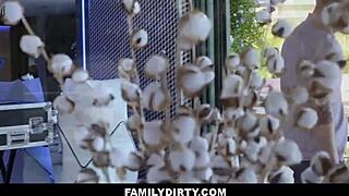 Familydirty - HOT BLONDE TEEN STEPSISTER FAMILY FUCKED BY BIG COCK STEPBRO AFTER GIRLFRIEND DUMP!?