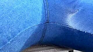 wife soaks jeans in hot piss stream