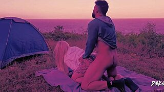 padrasto confunde enteada com esposa e fode anal com creampie