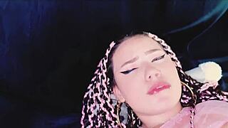 MI VECINA UNIVERSITARIA TIENE SU VAGINA TAN ESTRECHA QUE SE VIENE A CHORROS SOLO CON DEDOS!