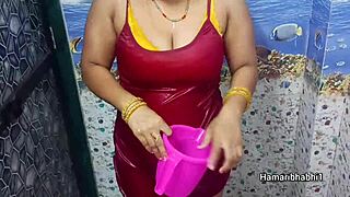 Hubby watches sexy Indian bhabhi bathe with wet curves?