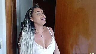 depois da facul fodo a safada na varanda do ap 😈🍑🔥