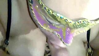 minha puta safada engolindo e cuspindo leite de piroca grossa