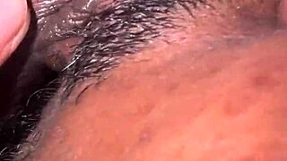 Delivery boy ditches cash for curvy indian babe's cowgirl ride