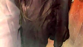 Delivery boy ditches cash for curvy indian babe's cowgirl ride