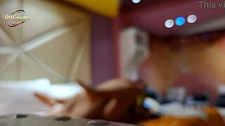 Chibola pendeja cache full en hotel bedroom voyeur homemade flashing couple young passionate sex!