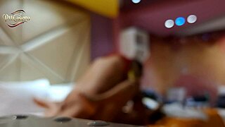 Chibola pendeja cache full en hotel bedroom voyeur homemade flashing couple young passionate sex!