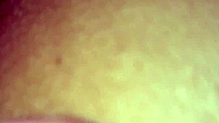 le lamo el culo para abrirselo bien y meterle el guevo hasta el fondo