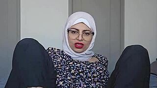 Arab housewife mia niqab deepthroats and toys wet