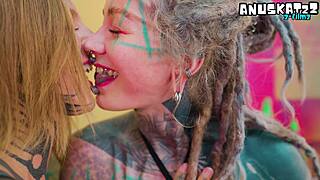 whoa these two goth babes stretch asses with monster alien dildos lesbian style