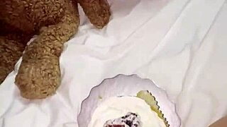 kinky 18yo stepsis masturbates creamy cake pussy!! 🍰💦