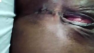 Safado sexo with skinny brunette's tight pussy milked by macho brazilian cock