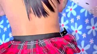 mi novia sumisa se viste como puta de colegio y me la coje duro en casa