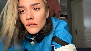 Best Friend's Teen Girlfriend Sucks My Cock Hard While He's Out Shopping for Unforgettable Homemade BJ