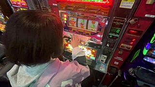【Amateur Couple's Vlog: Arcade Fun Leads to Sweaty Mutual Licks and Creampie Orgasms】
