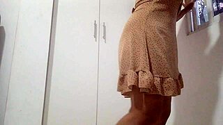 hijastra cleans house flashing big tits juicy pussy and clit for stepdad 😏🧼💦