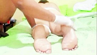 mature foot massage turns into intense pussy licking session