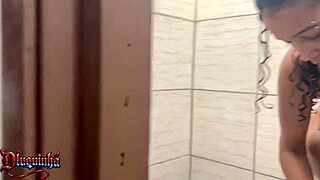 watching her finger pussy in bathroom 👀🔥