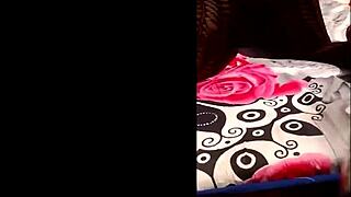 elvie the slutty ebony babe toys her pussy with dildo in outdoor phone clip part 4