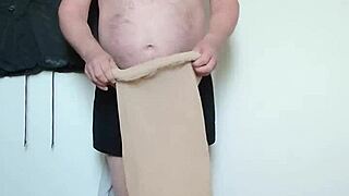 i tried carmen's full body nylons and feet fetish feels insanely arousing somehow