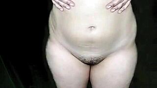 Chubby Indian Bhabhi Reveals Her Huge Natural Tits and Curvy Nude Body